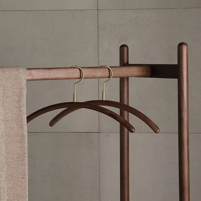 Cabide de madeira vintage para hotel